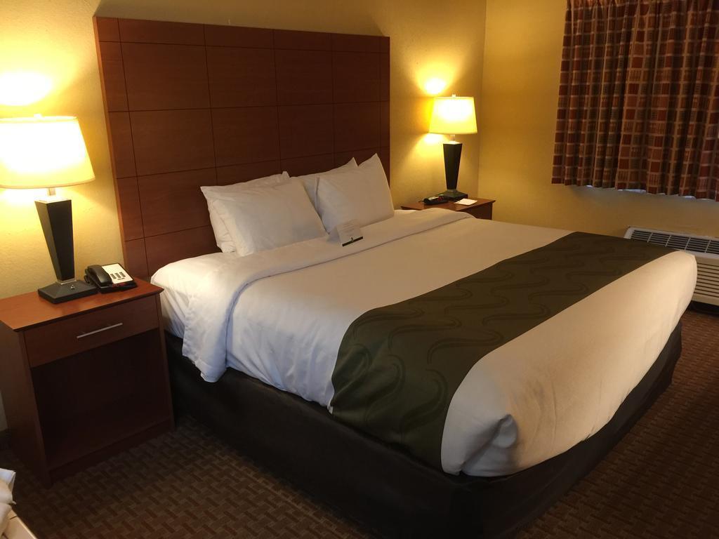 Quality Inn & Suites Wisconsin Dells Downtown - Waterparks Area Extérieur photo