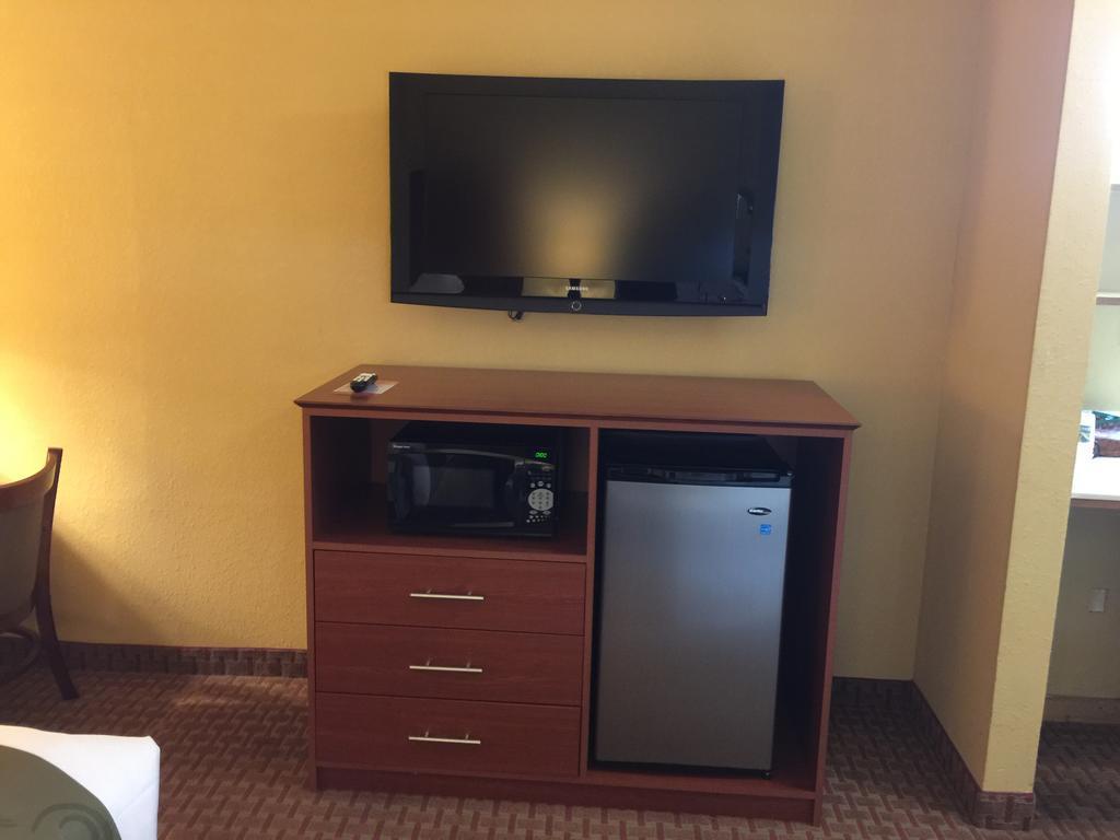 Quality Inn & Suites Wisconsin Dells Downtown - Waterparks Area Extérieur photo