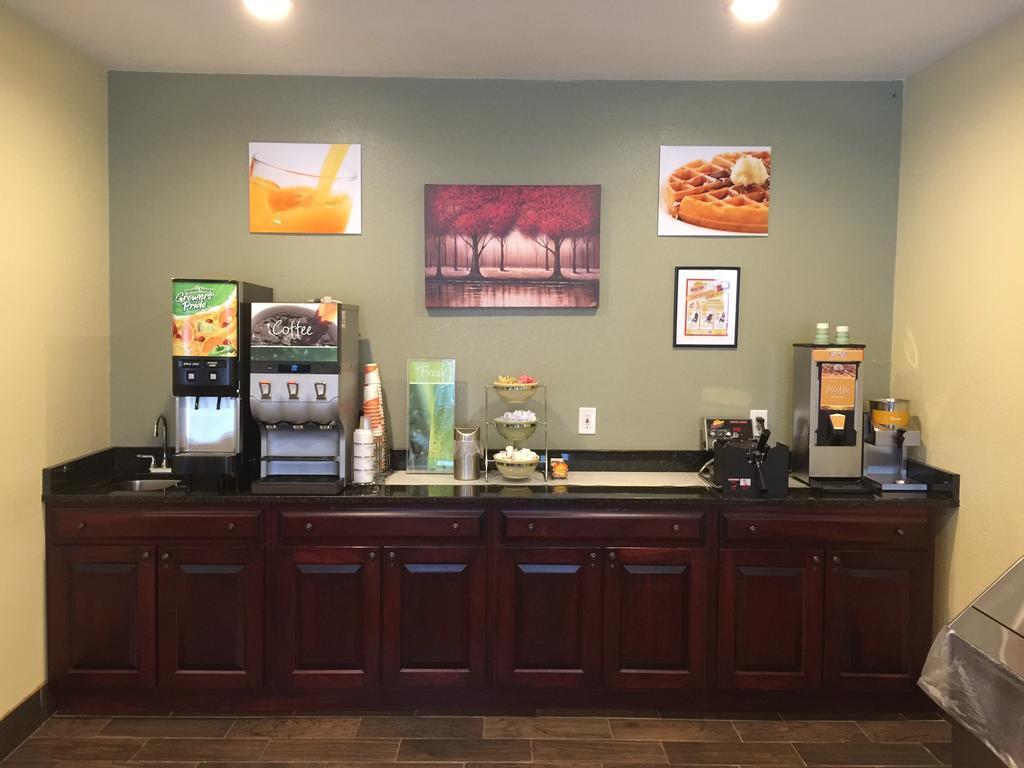 Quality Inn & Suites Wisconsin Dells Downtown - Waterparks Area Extérieur photo