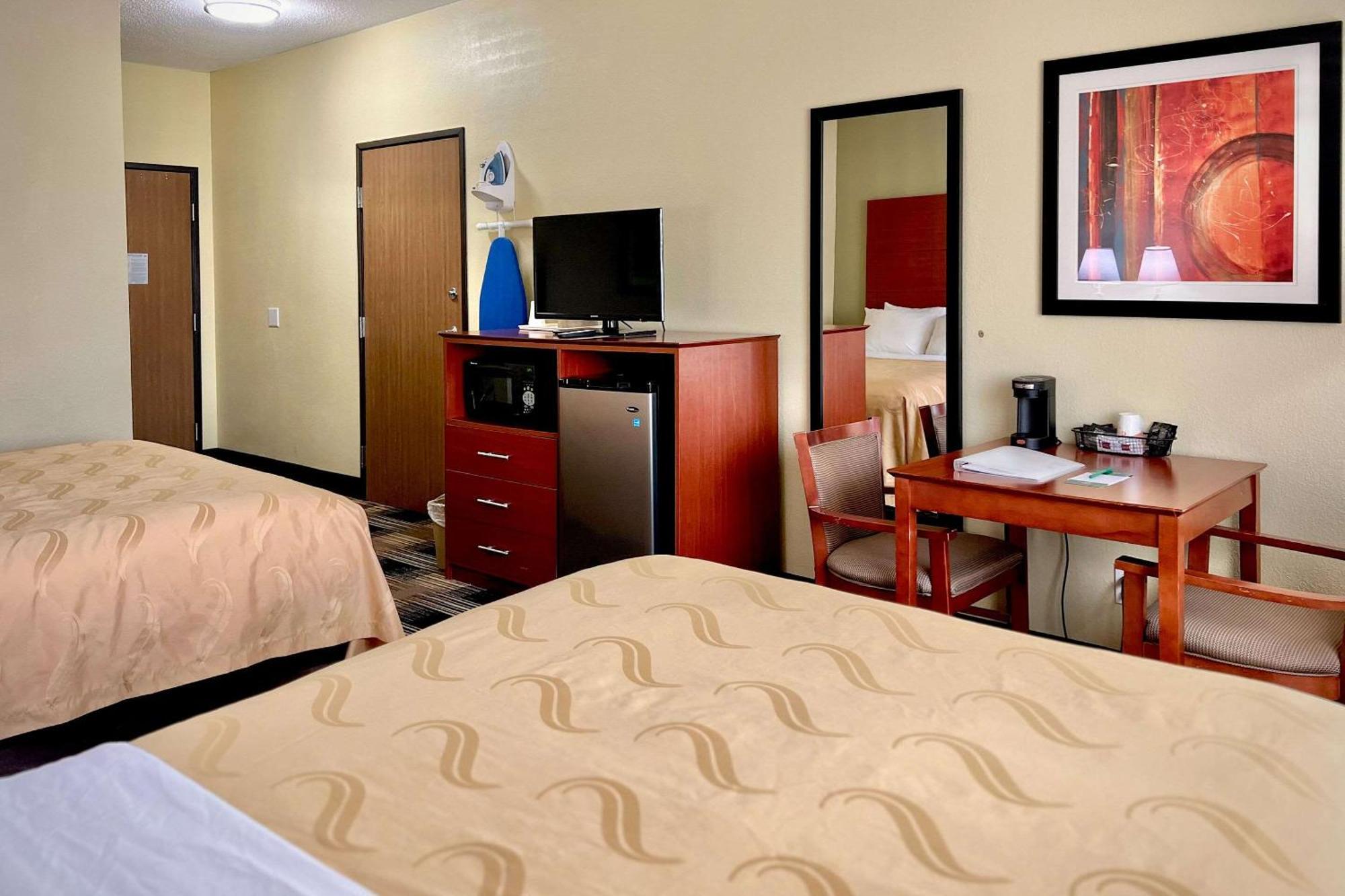 Quality Inn & Suites Wisconsin Dells Downtown - Waterparks Area Extérieur photo