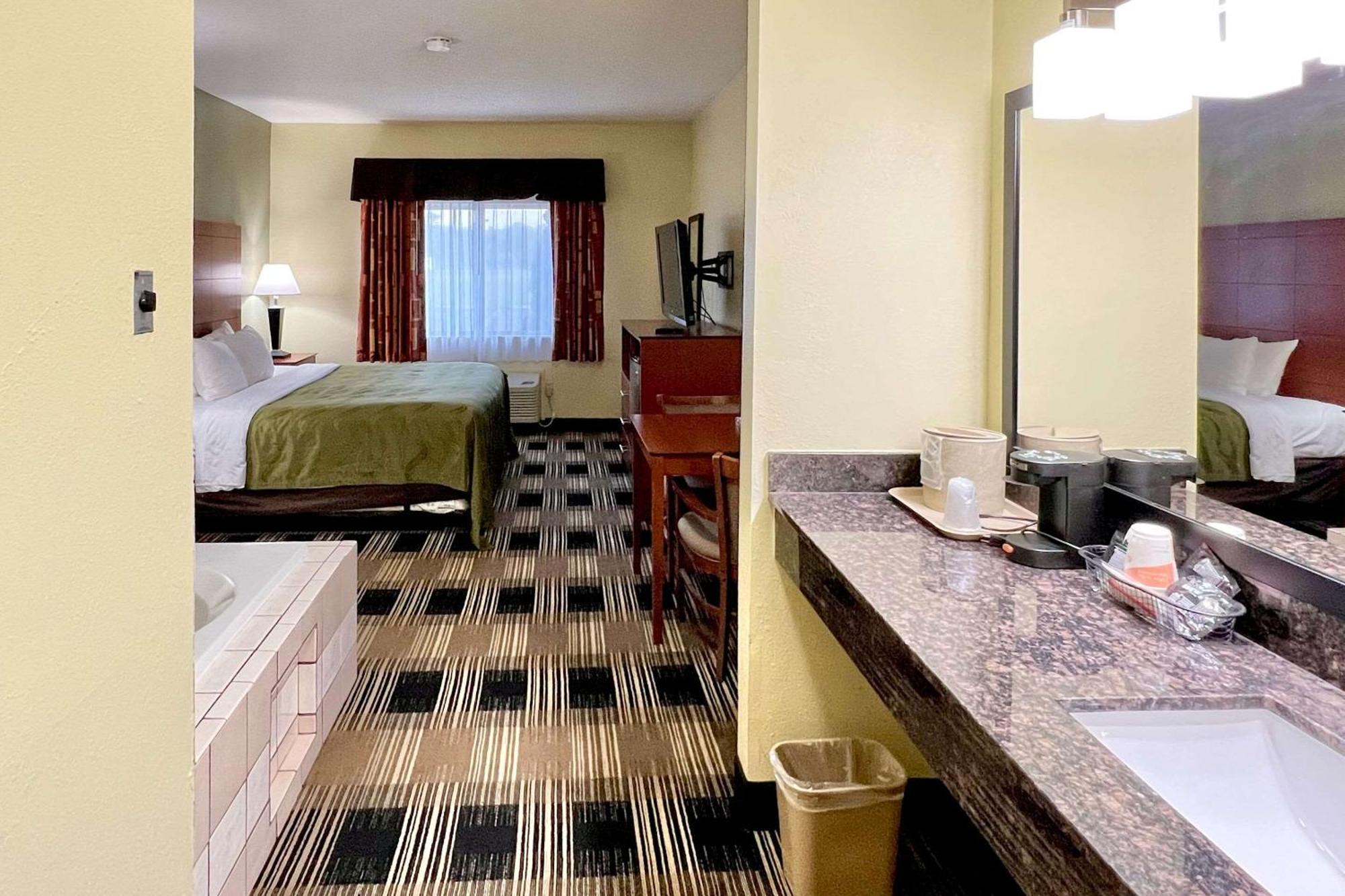 Quality Inn & Suites Wisconsin Dells Downtown - Waterparks Area Extérieur photo