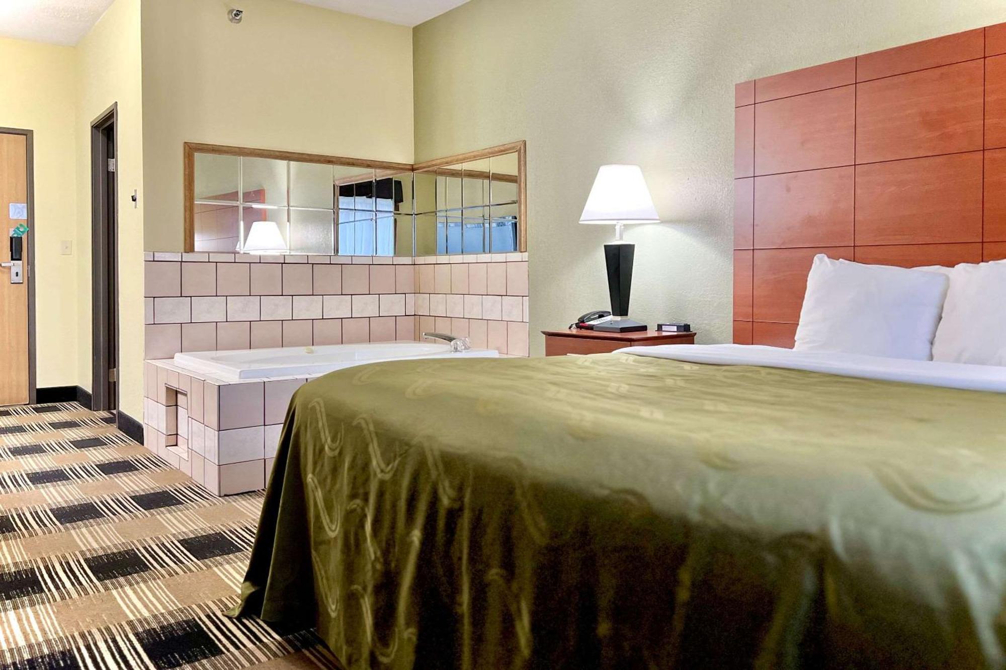 Quality Inn & Suites Wisconsin Dells Downtown - Waterparks Area Extérieur photo